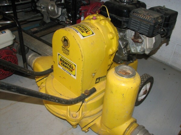 Mud Hog Diaphragm PUMP 3″ Gas Powered – Mechanicsville Rental Center